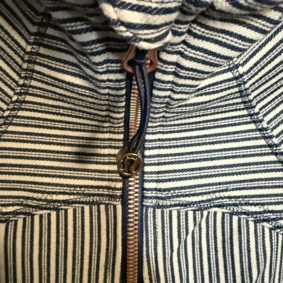 Lululemon define sweater - Picture 3 of 4